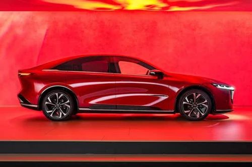 Mazda 6e 2026 chốt giá gần 1,4 tỷ đồng