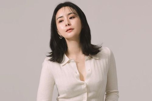 Nữ diễn viên Choi Jung Yoon tái hôn ở tuổi U50 với doanh nhân kém 5 tuổi