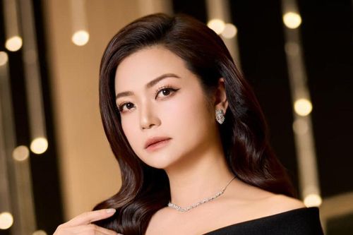 Những màn lấn sân thời trang táo bạo của NSƯT Kiều Anh