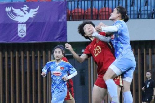 Tuyển nữ Việt Nam thua đậm Trung Quốc