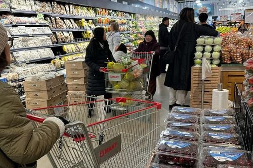 Gánh nặng 'thuế Trump' đổ lên vai người tiêu dùng Mỹ