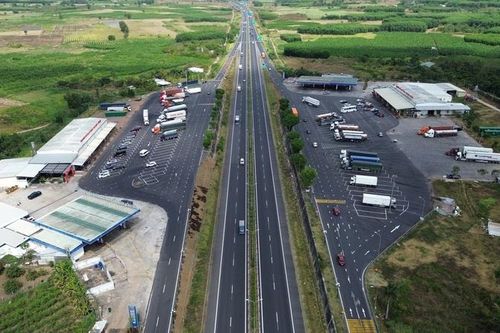 Khẩn trương đảm bảo nguồn cung xăng dầu trên cao tốc TP. Hồ Chí Minh - Long Thành - Dầu Giây