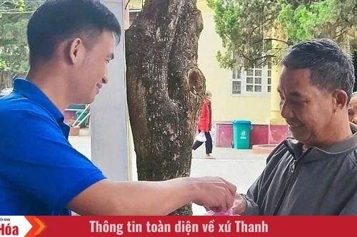 Ấm lòng những suất cơm, cháo nghĩa tình tại bệnh viện những ngày giáp Tết