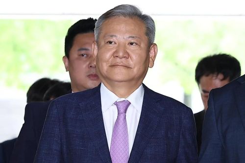 Cựu bộ trưởng nội vụ Hàn Quốc bị kết án 7 năm tù liên quan vụ thiết quân luật