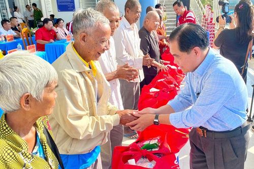 Để đồng bào Khmer cùng đón Tết