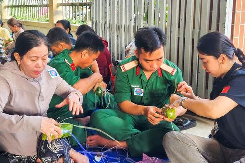 Tết ấm tình quân - dân