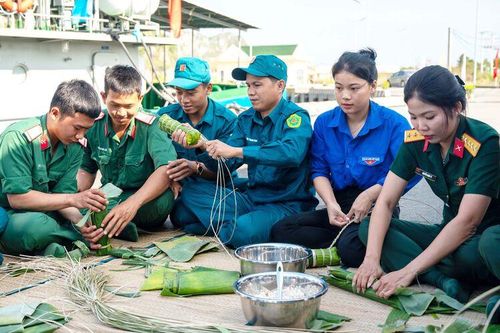 Sôi nổi hoạt động mừng xuân tại Hải đội Dân quân thường trực