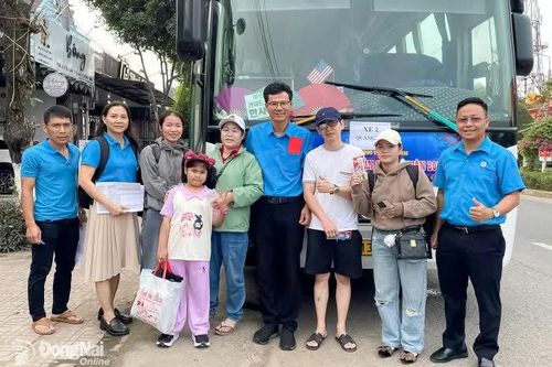 Công đoàn Đồng Nai tiếp tục tổ chức 19 chuyến xe đưa công nhân về quê đón Tết