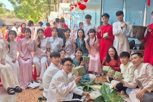Đưa Tết truyền thống vào trường học