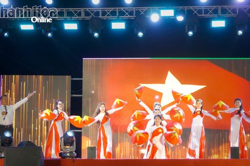 Xã Đại Lãnh tổ chức chương trình văn nghệ 'Mừng Đảng, mừng xuân Bính Ngọ'