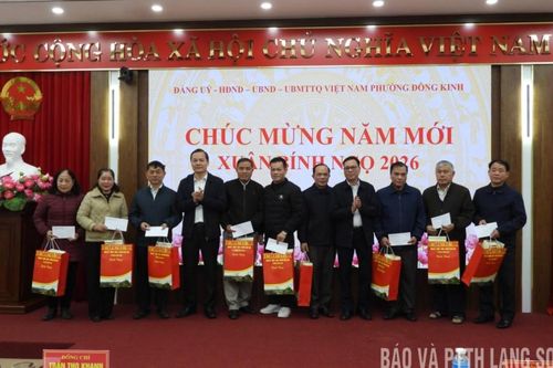 Tặng quà các hộ bị ảnh hưởng dự án cao tốc cửa khẩu Hữu Nghị - Chi Lăng và gặp mặt các trưởng khối dịp Xuân Bính Ngọ