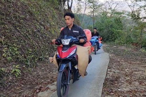 Nối mạch giao thông trên núi dốc