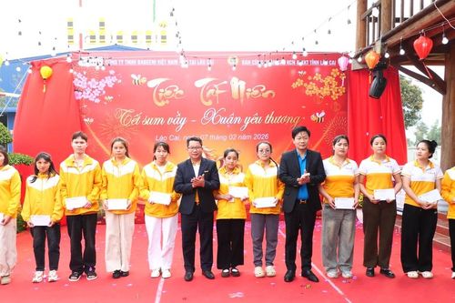 Mang Tết đến cho đoàn viên, người lao động