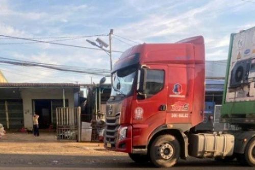 Tai nạn giao thông liên hoàn khiến 3 người thương vong tại xã Nhân Cơ