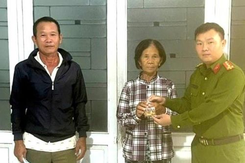 Công an Bắc Bình tìm,trao trả tài sản trị giá hơn 200 triệu đồng cho người dân