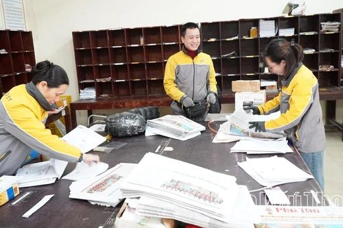 Cao điểm bưu gửi dịp Tết: Siết chặt an ninh từ mỗi kiện hàng