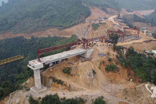 Những công trường không nghỉ