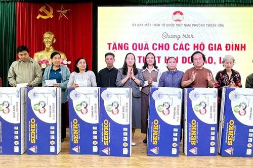 Hỗ trợ gần 400 hộ dân Phường Thuận Hóa với tổng kinh phí hơn 1,1 tỷ đồng