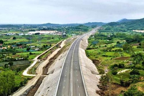Vì sao chưa thông xe 36km cao tốc Chí Thạnh - Vân Phong dịp tết Nguyên đán?