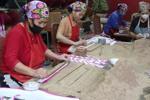 Xuân về nơi 'thủ phủ' hương trầm xứ Nghệ