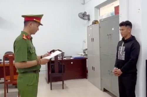 Bắt nam thanh niên rủ bạn gái nhí vào nhà nghỉ để… 'tâm sự'