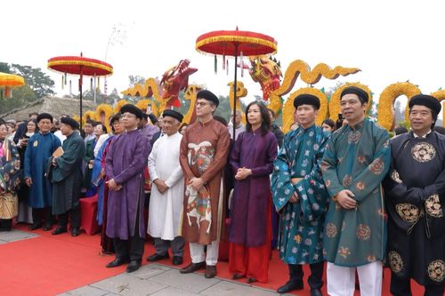 Sôi nổi các hoạt động văn hóa đón Xuân