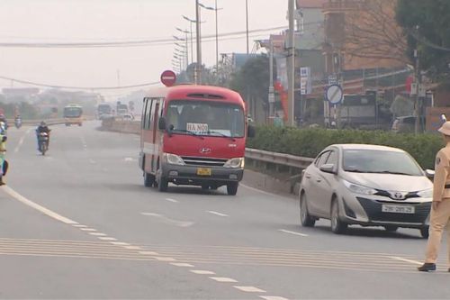 Đón lõng, kiểm tra đột xuất xe khách cao điểm Tết