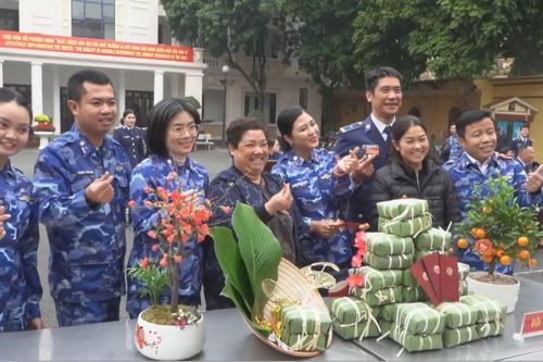 Ấm tình quân dân trong những ngày Tết