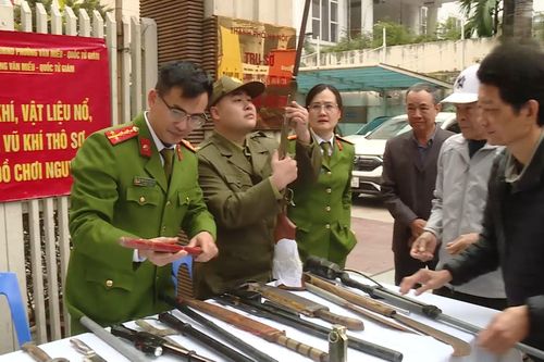 Những chiến sĩ giữ nhịp bình yên ngày Tết