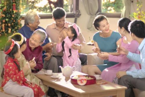 Buông xả và hòa giải xã hội qua thực hành Tết