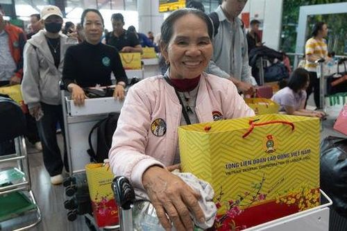'Tiếp sức' hơn 550 đoàn viên về quê đón Tết