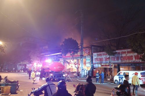 Cháy quán bia hơi lúc rạng sáng ngày cuối năm, nam thiếu niên tử vong