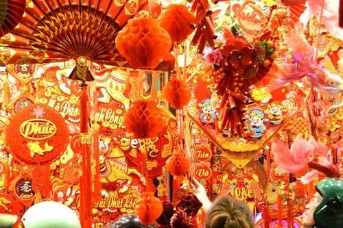Thăm phố 'Hàng Mã' ở TP Hồ Chí Minh ngày giáp Tết Bính Ngọ