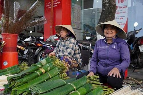 Cận Tết, thị trường lá dong, lá chuối 'nóng' theo từng ngày
