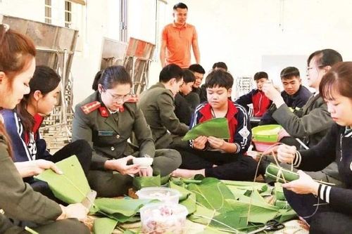 Những vòng tay ấm áp, nghĩa tình