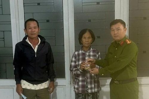 Lâm Đồng: Người dân trả lại 1,2 lượng vàng cho người đánh rơi