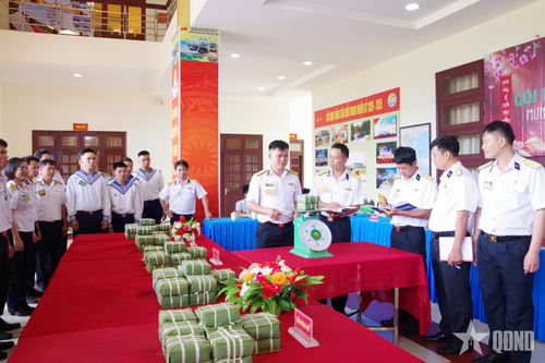Trung tâm Huấn luyện Vùng 4 Hải quân giữ gìn nét đẹp tết cổ truyền Tết