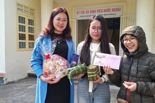 Tết xa quê vẫn tròn đầy yêu thương của nữ du học sinh Souphin Phommavongsa tại Trường Đại học Thủy lợi