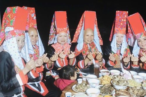 Vì sao người Dao đón Tết sớm giữa mùa đông?