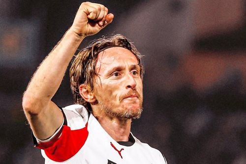 Modric ghi bàn thắng vàng, Milan giành 3 điểm nghẹt thở