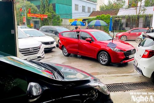 Sát Tết, dịch vụ rửa xe quá tải