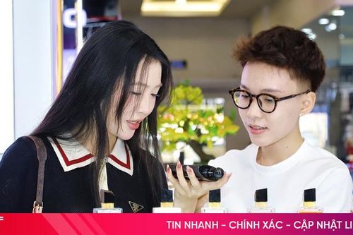 Valentine cận Tết: Thị trường quà tặng thêm ngọt ngào