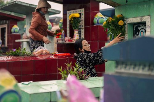 Tảo mộ cuối năm - Nét đẹp gìn giữ đạo lý nguồn cội