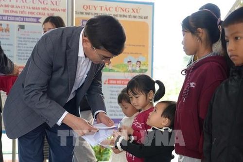 Tết ấm áp cho giáo viên vùng cao