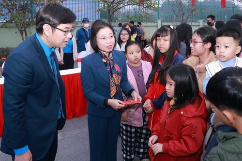 18 năm bền bỉ những chuyến xe nghĩa tình đưa công nhân về quê đón Tết