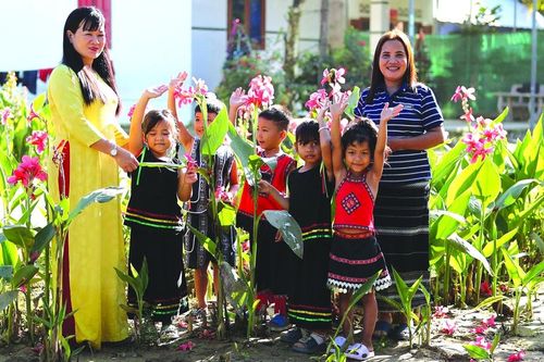 Người mẹ thắp lửa niềm tin nơi đỉnh trời