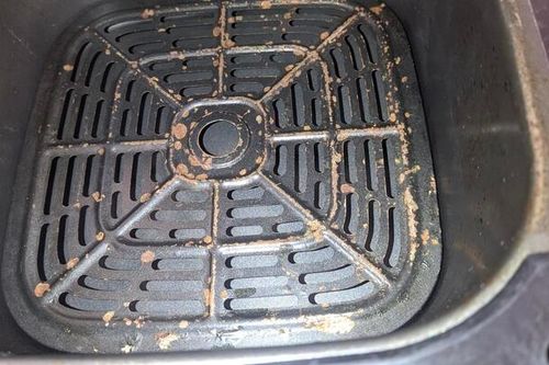 Mẹo làm sạch nồi chiên không dầu bị rỉ sét