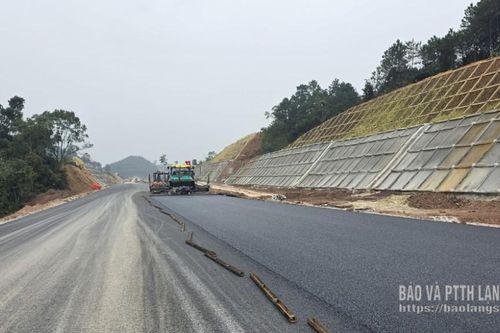 Cao tốc Hữu Nghị – Chi Lăng chưa mở cho xe đi tạm