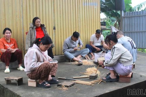 Tết bình dị ở 'xóm' chạy thận
