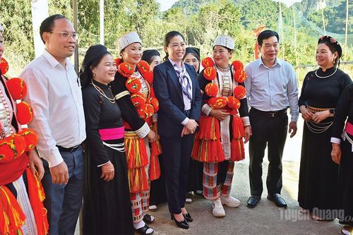Xây dựng Đảng vững mạnh từ gốc